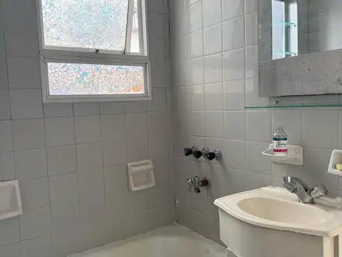 Monoambiente con balcón -  24 m2  - frente a Alto Palermo -1 cuadra subte estacion Bulnes