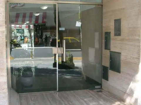 Monoambiente con balcón -  24 m2  - frente a Alto Palermo -1 cuadra subte estacion Bulnes