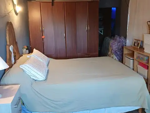 Casa 8 ambientes con 3 baños