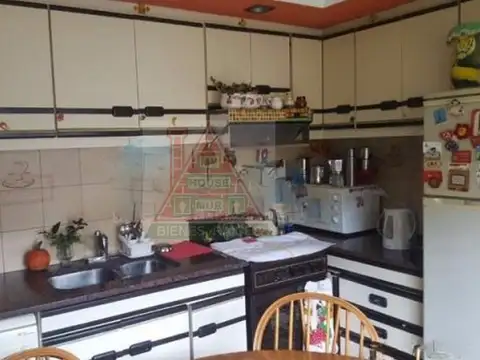 Casa 4 ambientes con 3 baños