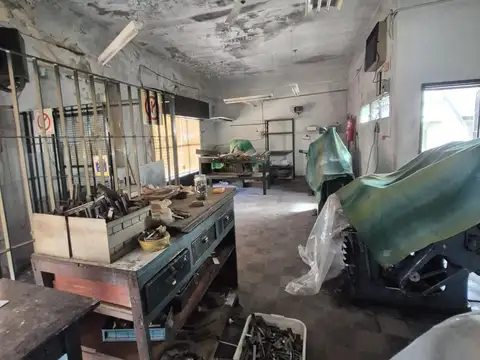 LOCAL COMERCIAL CON VIVIENDA