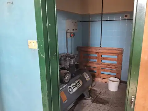 Galpón en 3 plantas mixtura 2 Goya y Moron