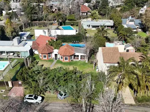 VENTA CASA 4 AMB EL CARMENCITO CON PILETA