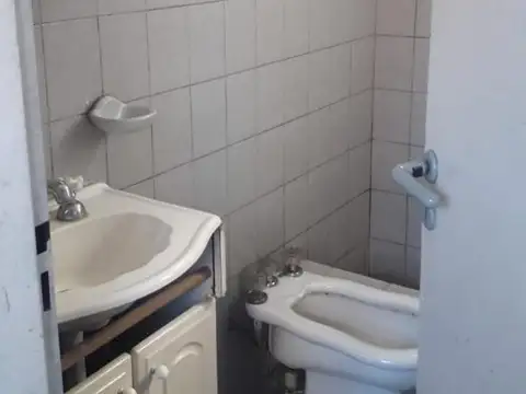 Depto Tipo Casa en Venta en Lomas De Zamora, USD 39.000