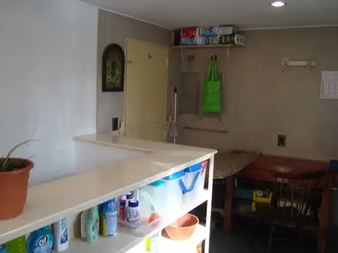 Casa 7 ambientes con 2 baños