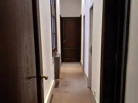 Oficina con 9 despachos a media cuadra de Tribunales