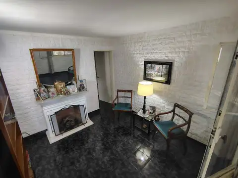 Casa 4 ambientes con 1 baño