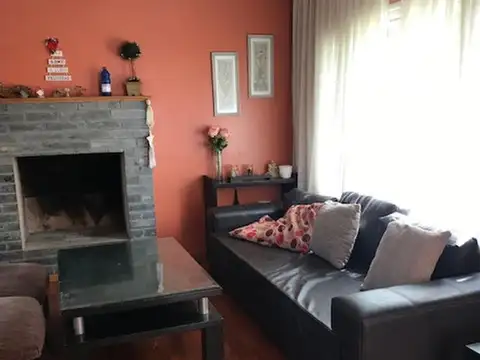 Casa 6 ambientes con 5 baños