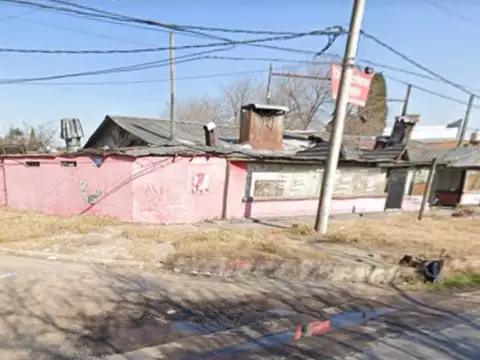 EXCELENTE OPORTUNIDAD FRACCION 1800M2 . SOBRE COLECTORA  ACCESO OESTE 200 MTS. PUENTE GNECCO- MORENO