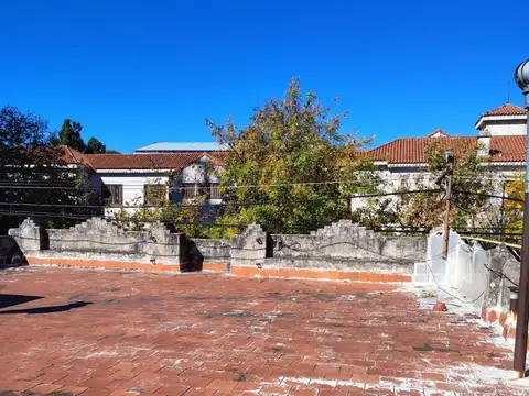 Casa 6 ambientes con 1 baño