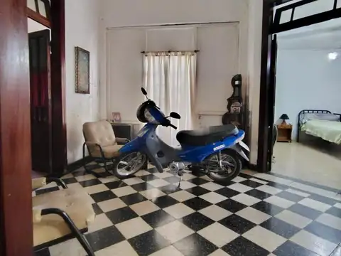 Casa 6 ambientes con 1 baño