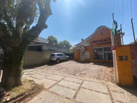 Av Libertador  al 16700