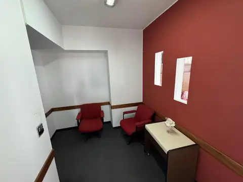 Oficina 3 ambientes con 1 baño