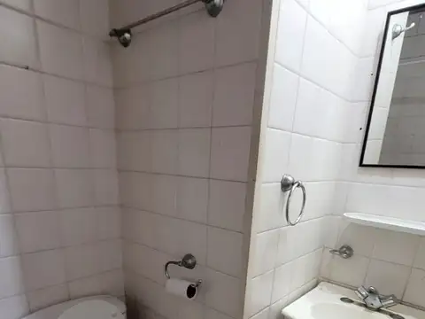 OFICINA DPOSITO 3 AMBIENTES CON PATIO EN PB