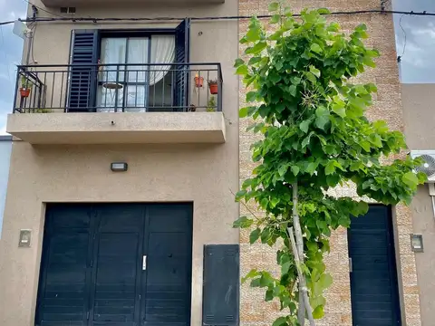 PH EN VENTA EN BRAGADO CON BALCON