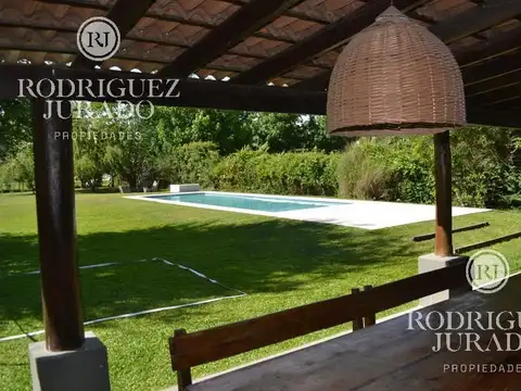 Casa 6 ambientes con 4 baños