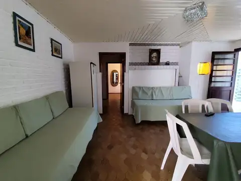 Casa 7 ambientes con 2 baños