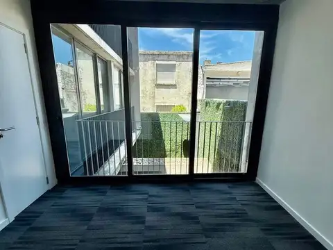 ALQUILA OFICINA DE LUJO PRÓXIMO A WTC POCITOS