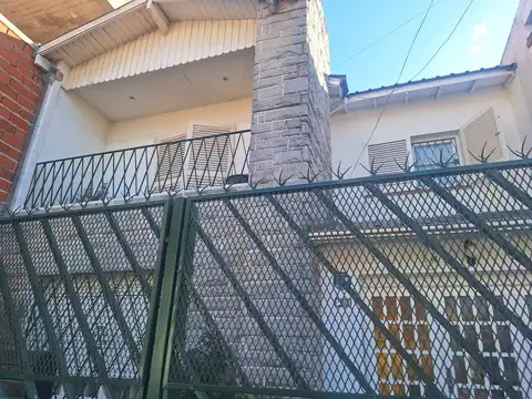 VENTA CASA 6 AMB JARDIN COCHERA PADUA MERLO