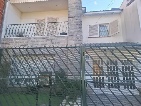 VENTA CASA 6 AMB JARDIN COCHERA PADUA MERLO