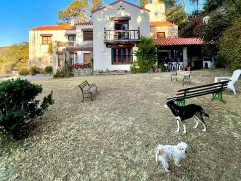 Casa 7 ambientes con 5 baños