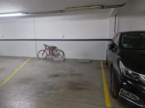 Venta Excelente Cochera en  Palermo con espacio para moto