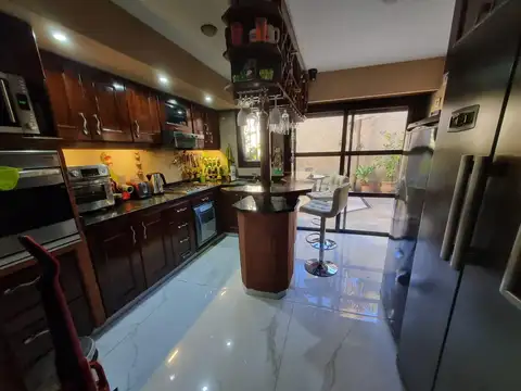 IMPONENTE CHALET BARRIO NAON MATADEROS- VENTA