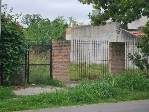 Terreno en Venta en Luis Guillon, USD 40.000