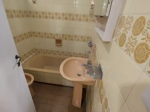 Depto Tipo Casa en Venta en Valentin Alsina, USD 49.000