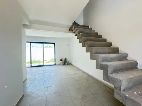 Depto Tipo Casa en Venta 2 años