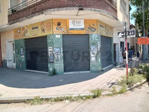 Local esquina 1 y 41 en Alquiler