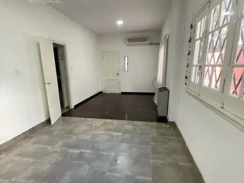 Casa en Alquiler en Castelar Norte, $ 1.350.000