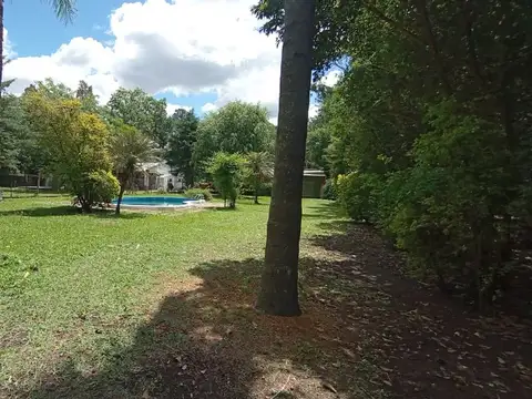 Calle Sargento Cabral y Glicinas 100