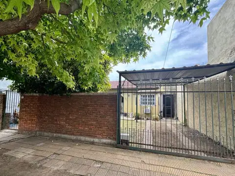 VENTA CASA 3 AMB EN EL PALOMAR LOTE 345mts2