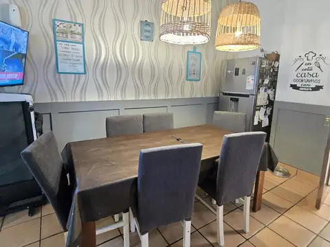 Casa 4 ambientes con 2 baños