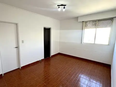 Eleodoro Lobos al 200