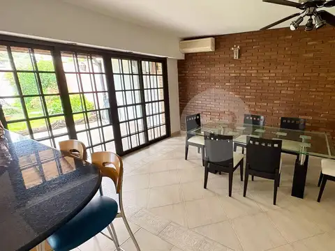 Casa en Venta con 6 cocheras