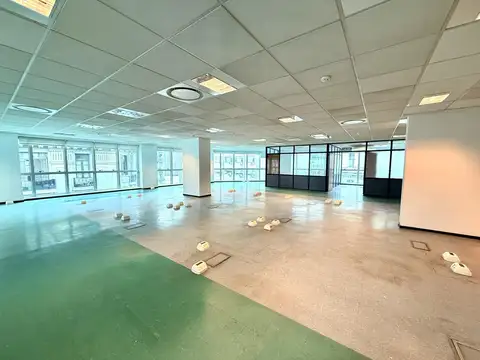 Oficina en Alquiler al Norte