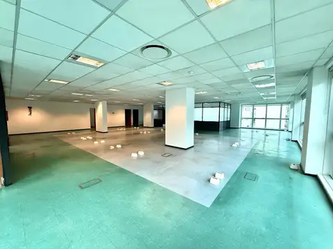 Oficina Monoambiente con 7 baños