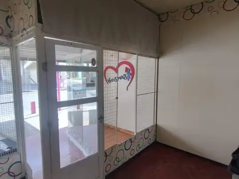 Local en Alquiler en Isidro Casanova, $ 490.000