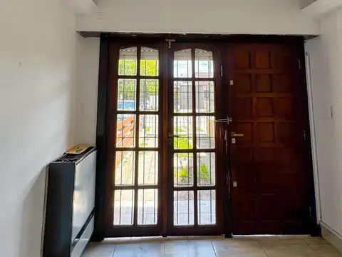 Depto Tipo Casa en Venta con 1 cocheras