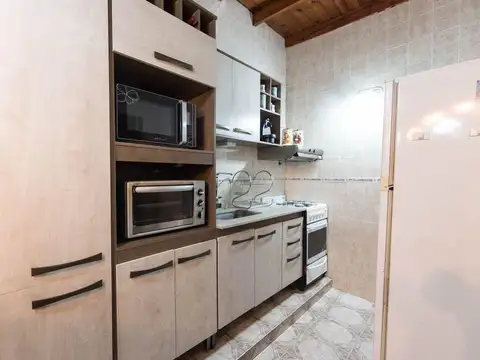 Casa 4 ambientes con 1 baño