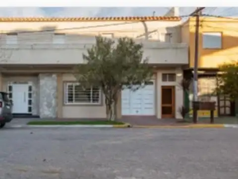 Ideal para Inversor - Casa + Dptos a mts del Mar 