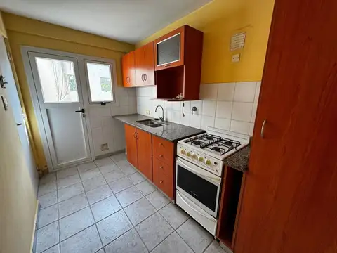 VENTA PH 2 AMBIENTES CON COCHERA