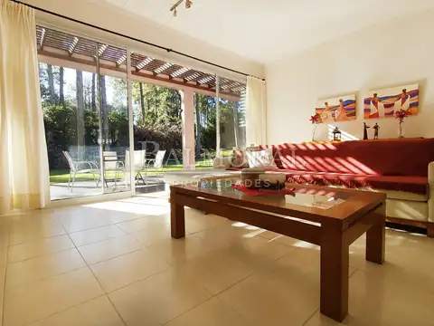 Casa en Alquiler - Zona Penélope / REF: 8990