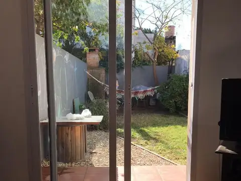 Depto Tipo Casa 3 ambientes con 2 baños