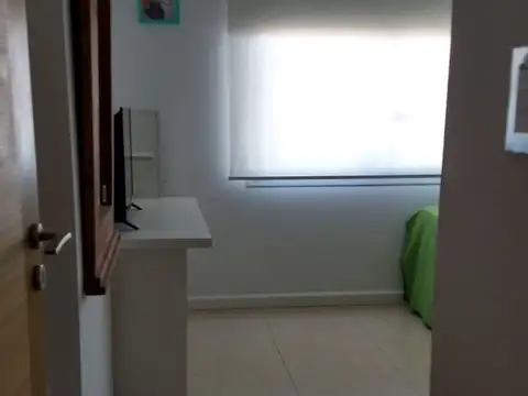 AMPLIO DEPTO DE 2 AMBIENTES. IMPECABLE ESTADO