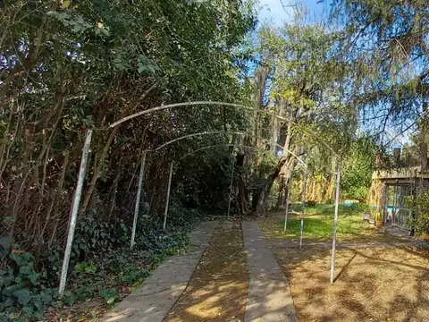 Casa en Venta con 4 cocheras