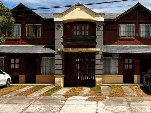 Duplex 3 amb. Costa Azul. A 100 mts del mar.