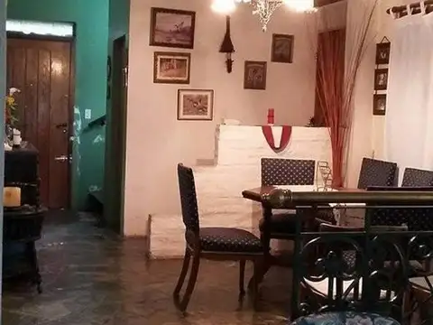 Casa 5 ambientes con 3 baños